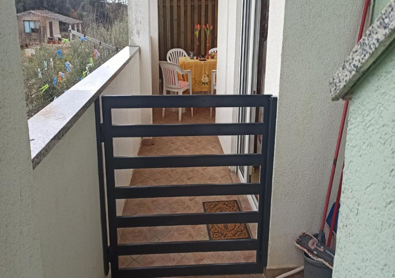 Apartmani Natasa Върсар Екстериор снимка